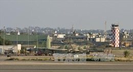 Rocket rơi trúng máy bay Airbus 320 đang chờ cất cánh ở Libya